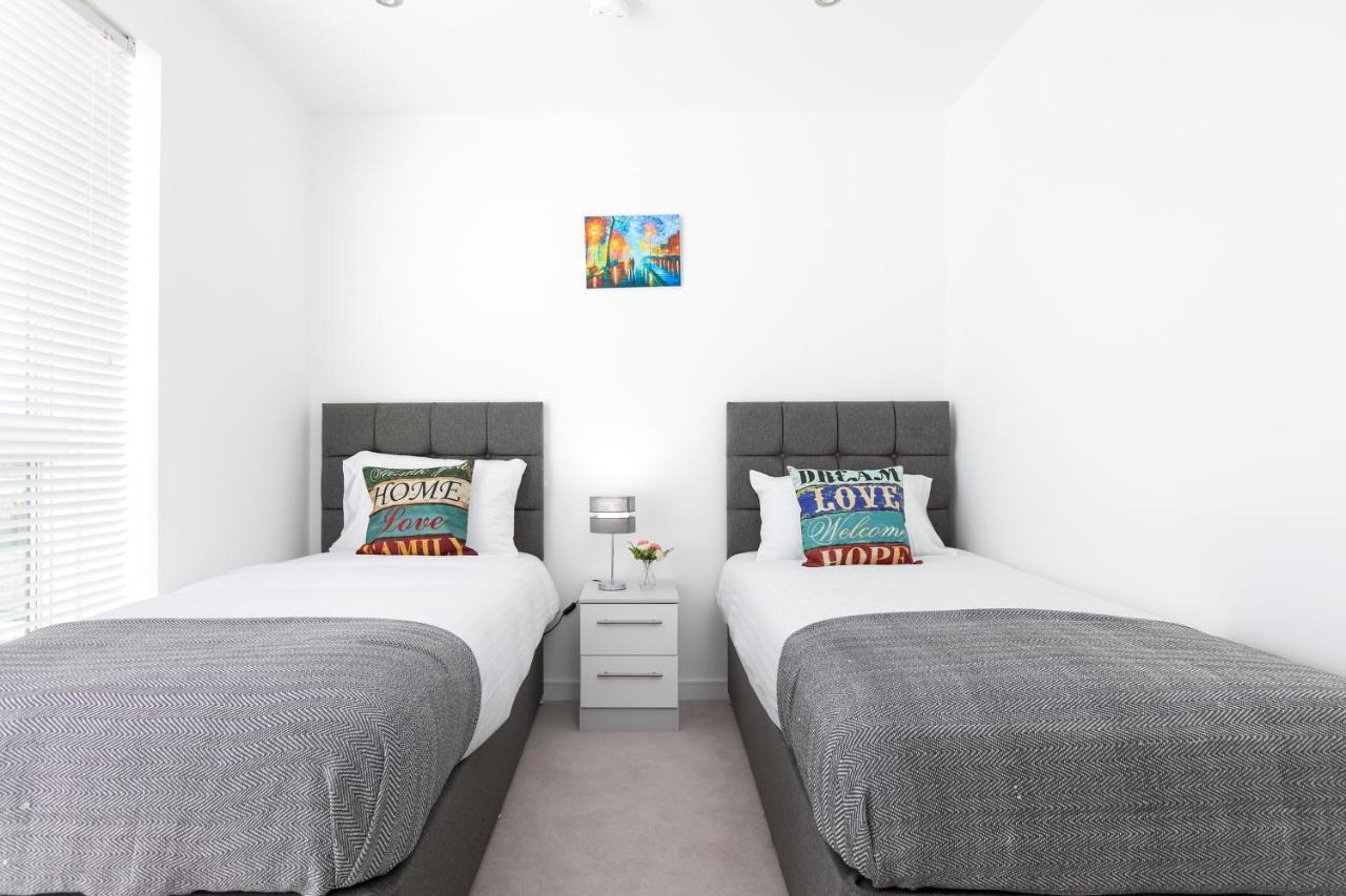 Skyvillion - Olympic View London Stratford Apartment Экстерьер фото