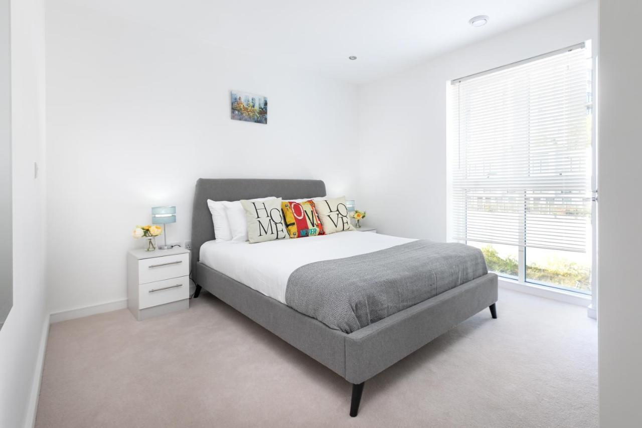 Skyvillion - Olympic View London Stratford Apartment Экстерьер фото