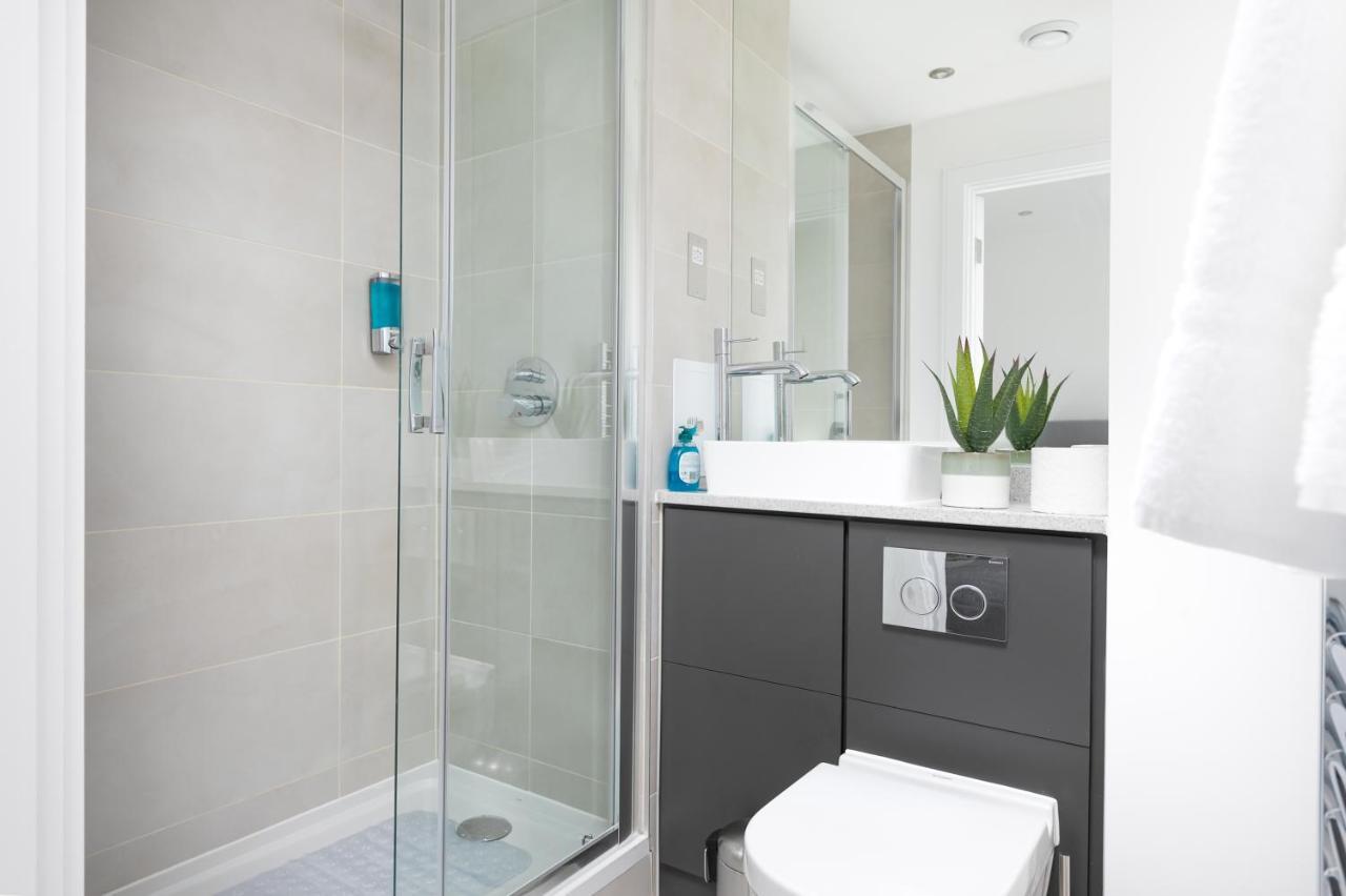 Skyvillion - Olympic View London Stratford Apartment Экстерьер фото