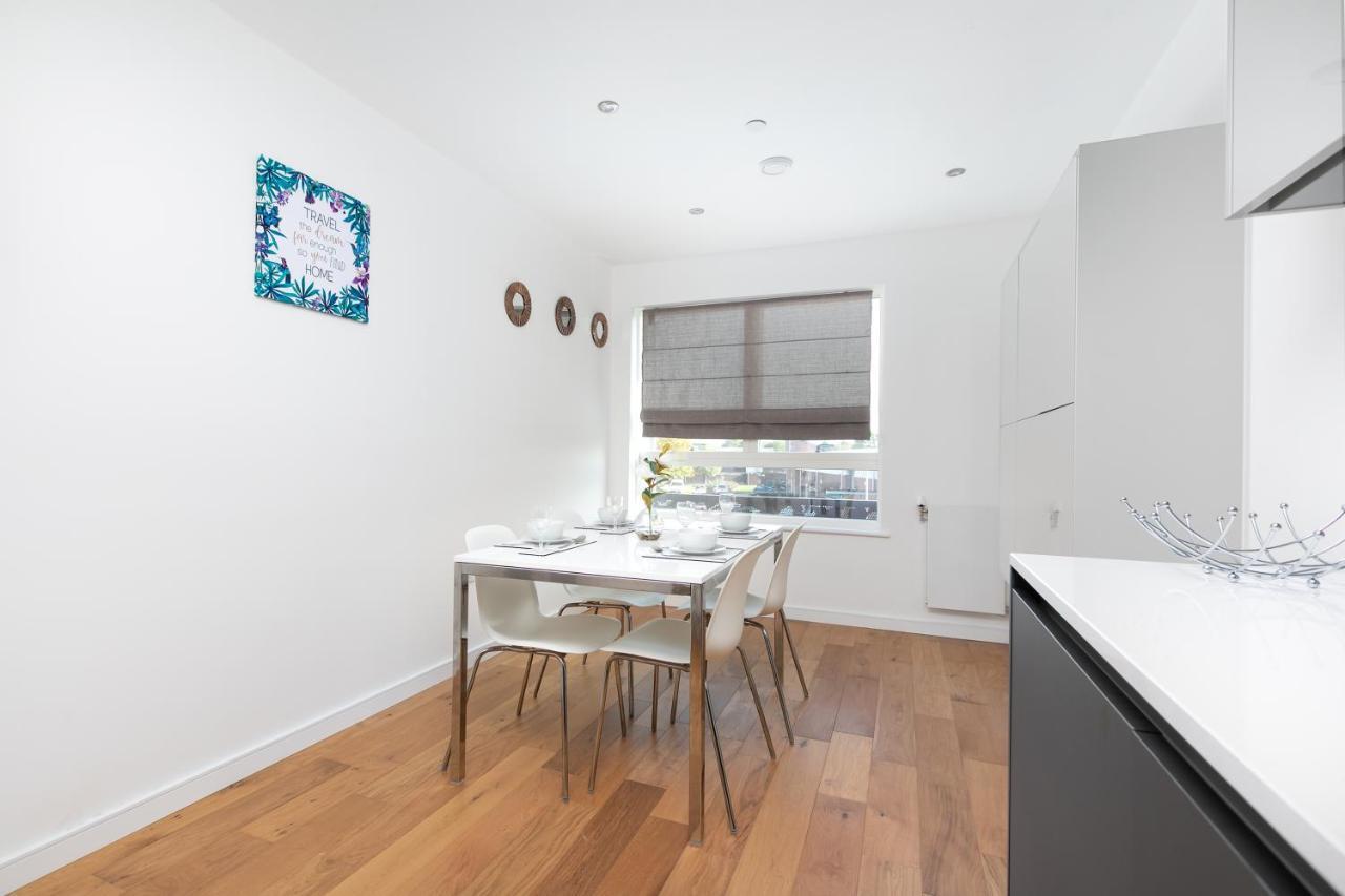 Skyvillion - Olympic View London Stratford Apartment Экстерьер фото