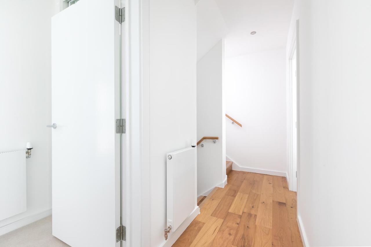 Skyvillion - Olympic View London Stratford Apartment Экстерьер фото