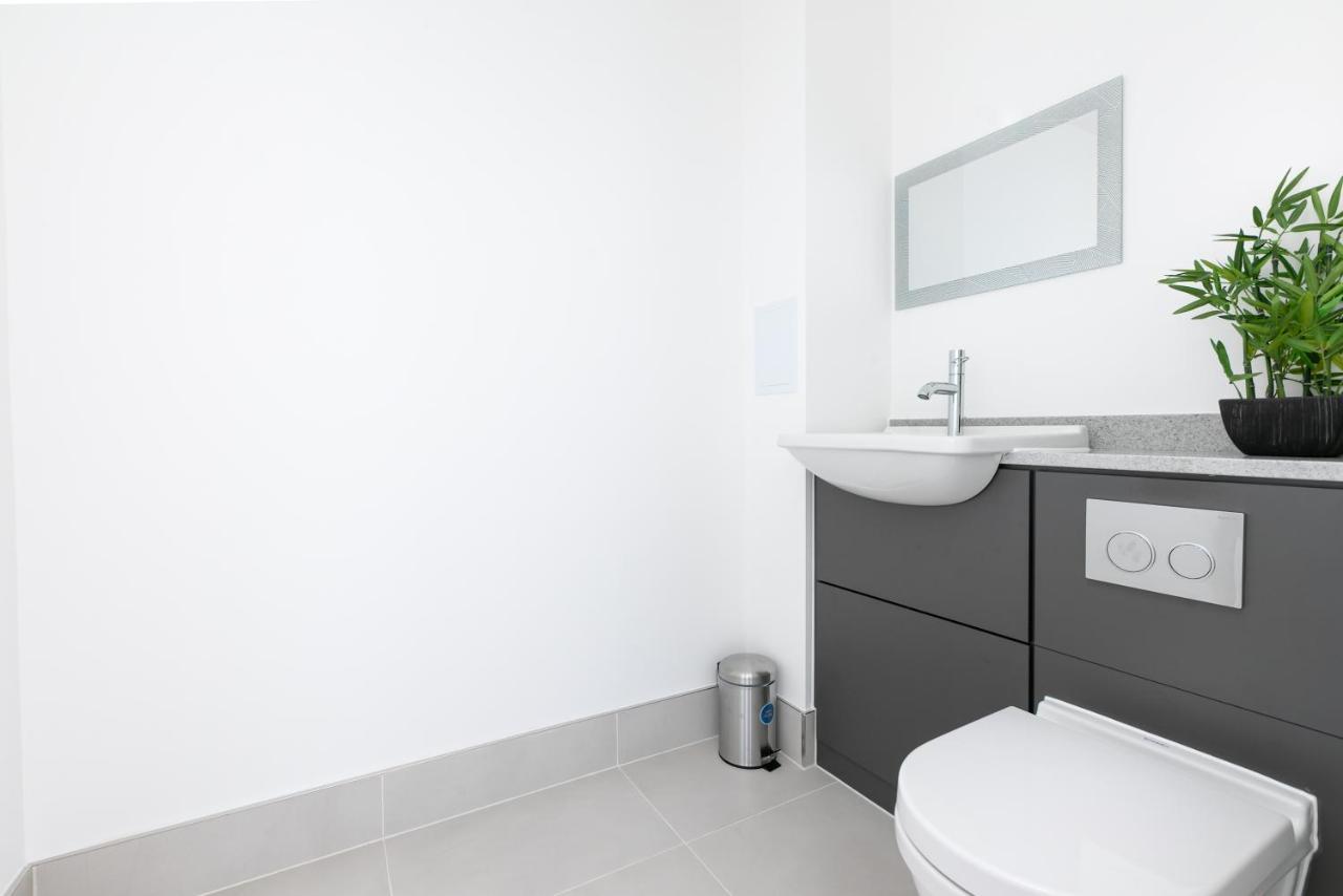Skyvillion - Olympic View London Stratford Apartment Экстерьер фото