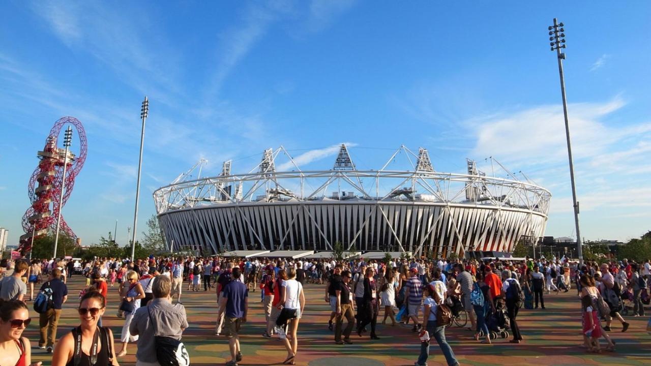 Skyvillion - Olympic View London Stratford Apartment Экстерьер фото